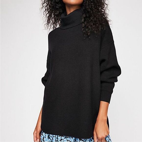 Free People Black Softly Structured Oversized Sweater! ❤️ - Picture 1 of 7